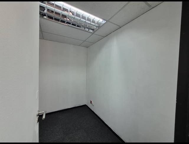 336M² OFFICE TO LET IN KRAMERVILLE